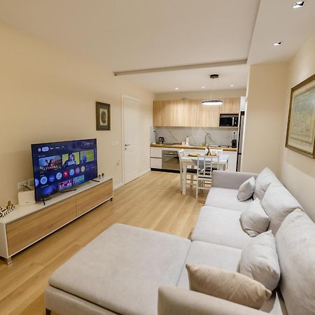 Luxury Center Observatori Apartment Тирана Екстериор снимка