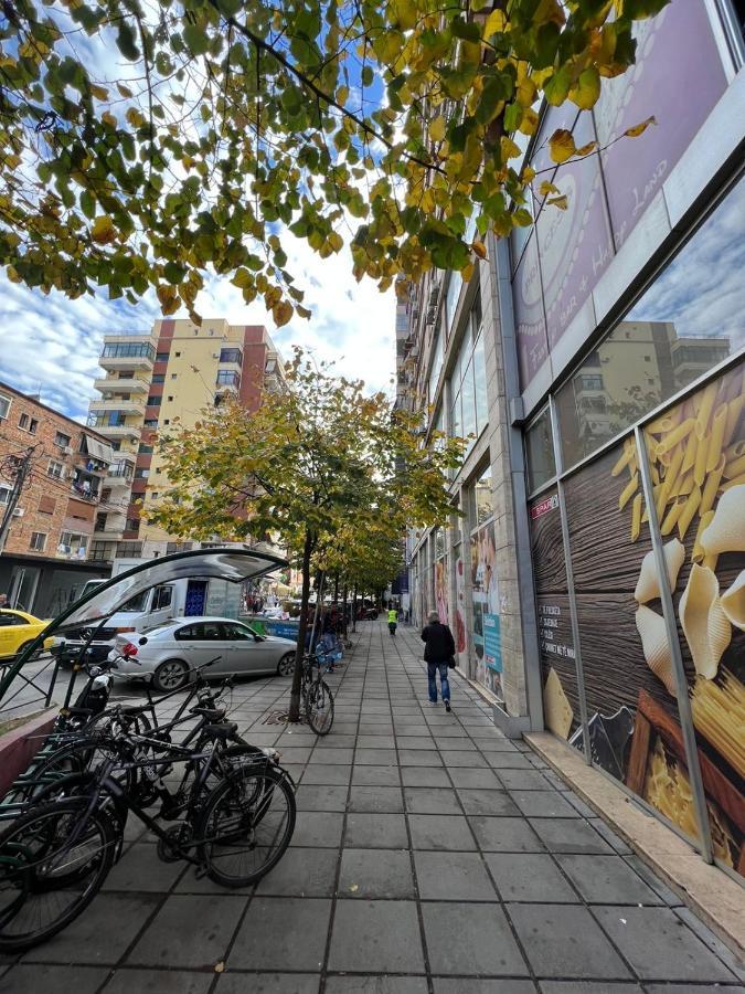 Luxury Center Observatori Apartment Тирана Екстериор снимка