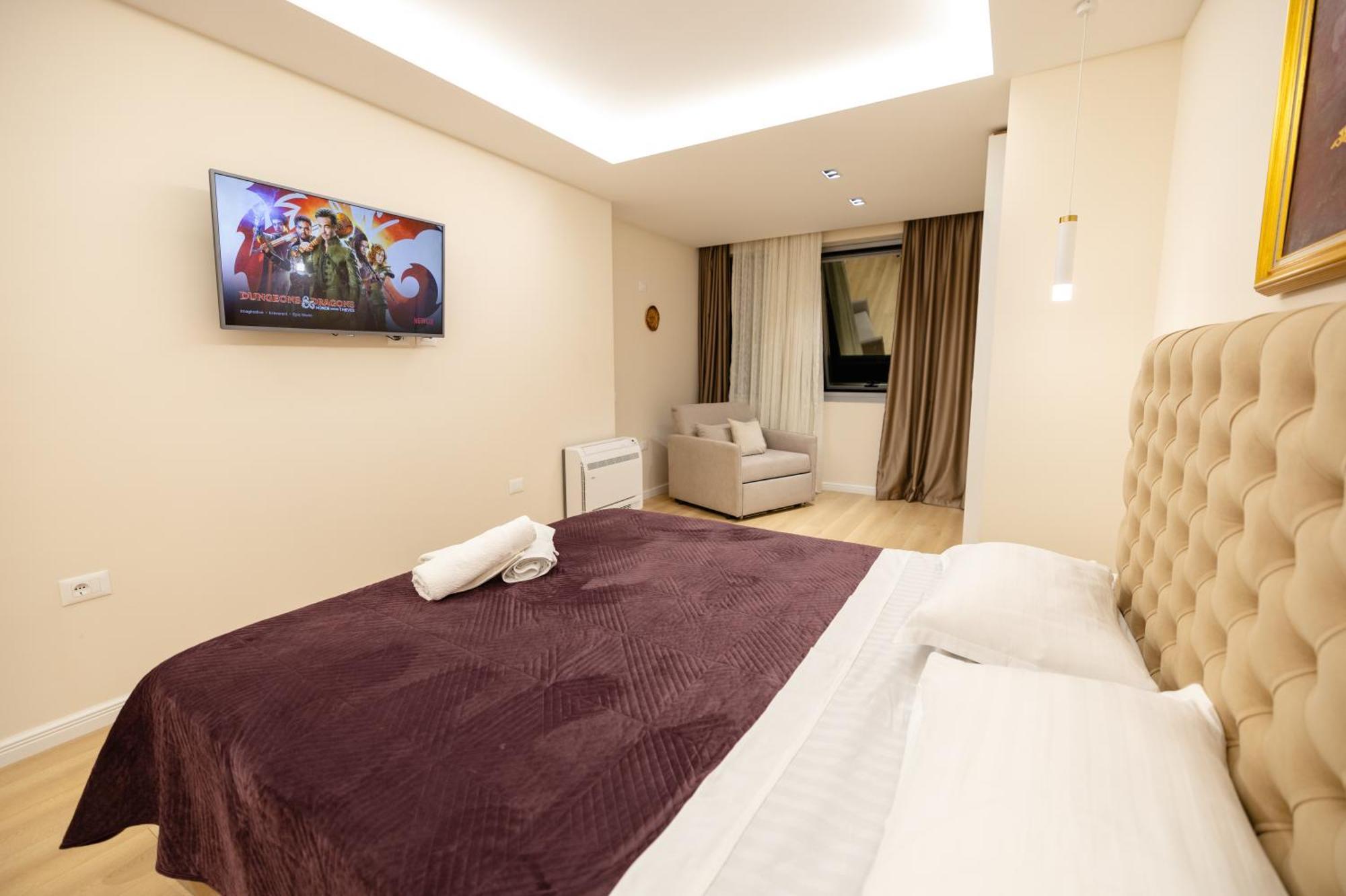 Luxury Center Observatori Apartment Тирана Екстериор снимка