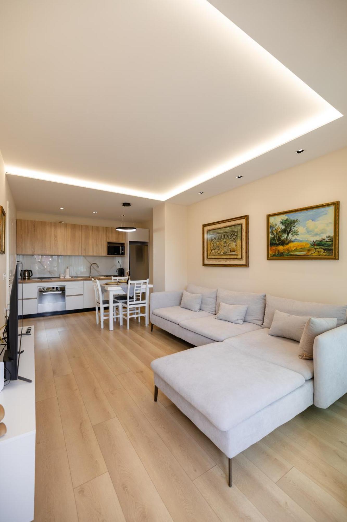 Luxury Center Observatori Apartment Тирана Екстериор снимка