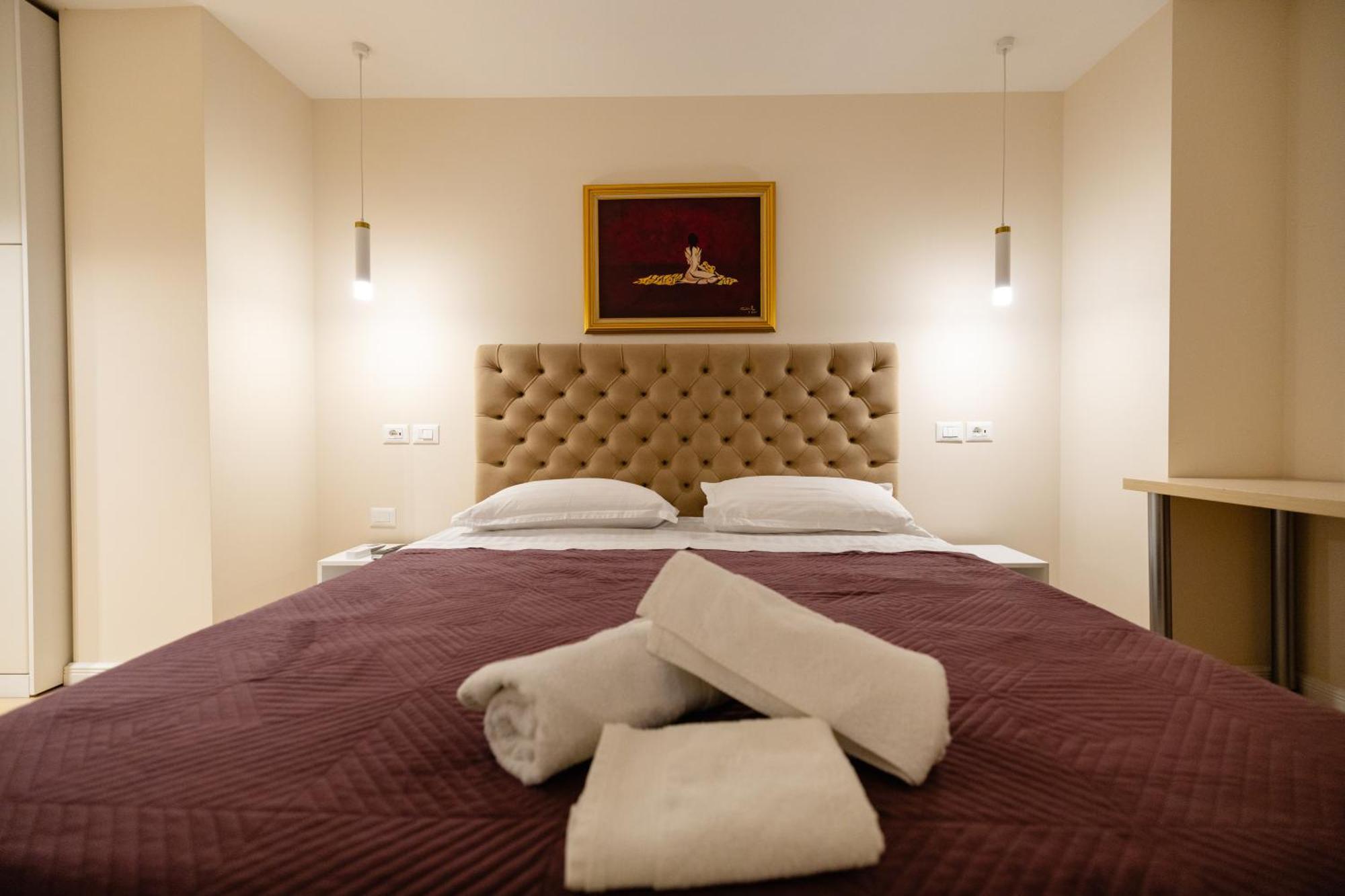 Luxury Center Observatori Apartment Тирана Екстериор снимка