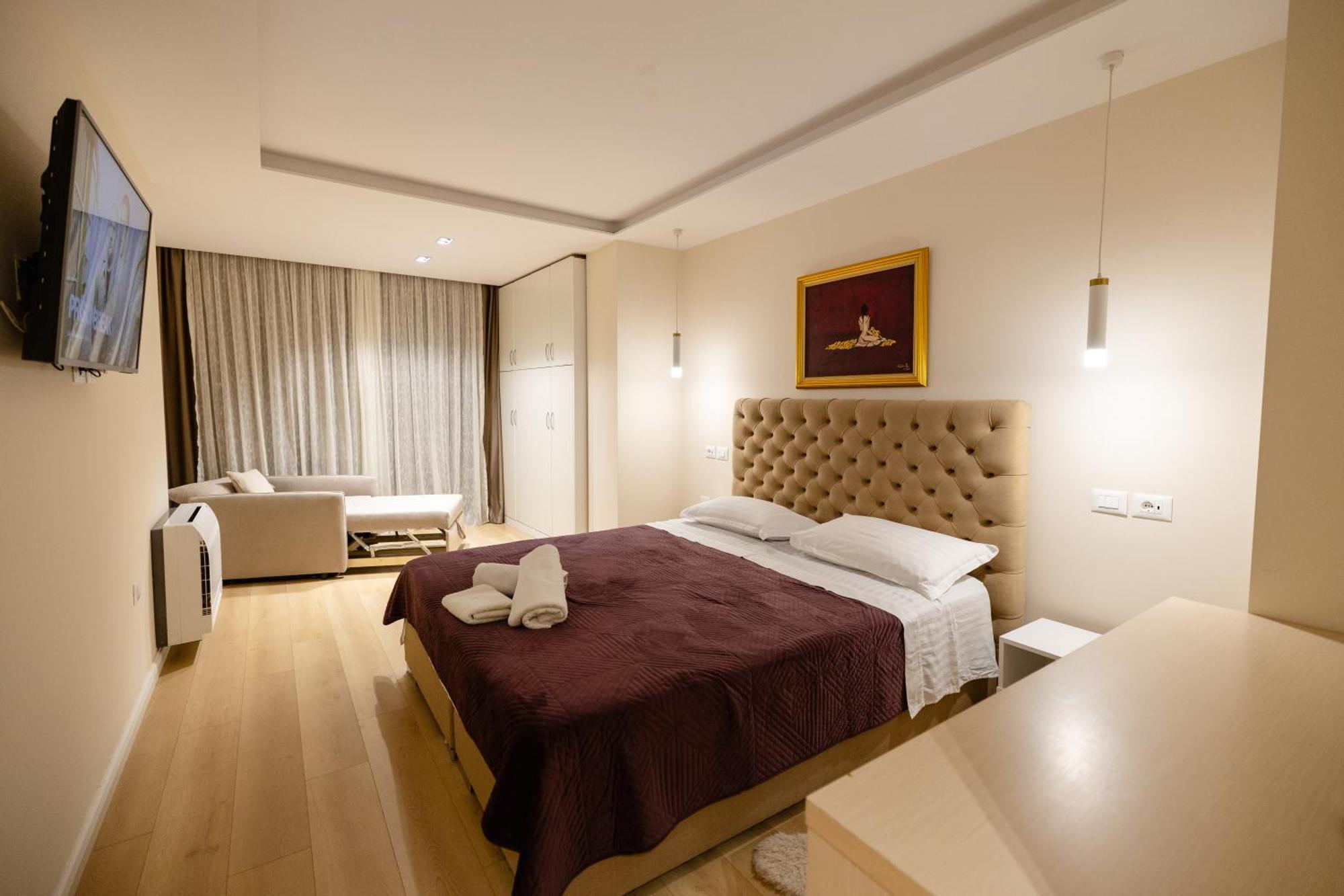 Luxury Center Observatori Apartment Тирана Екстериор снимка