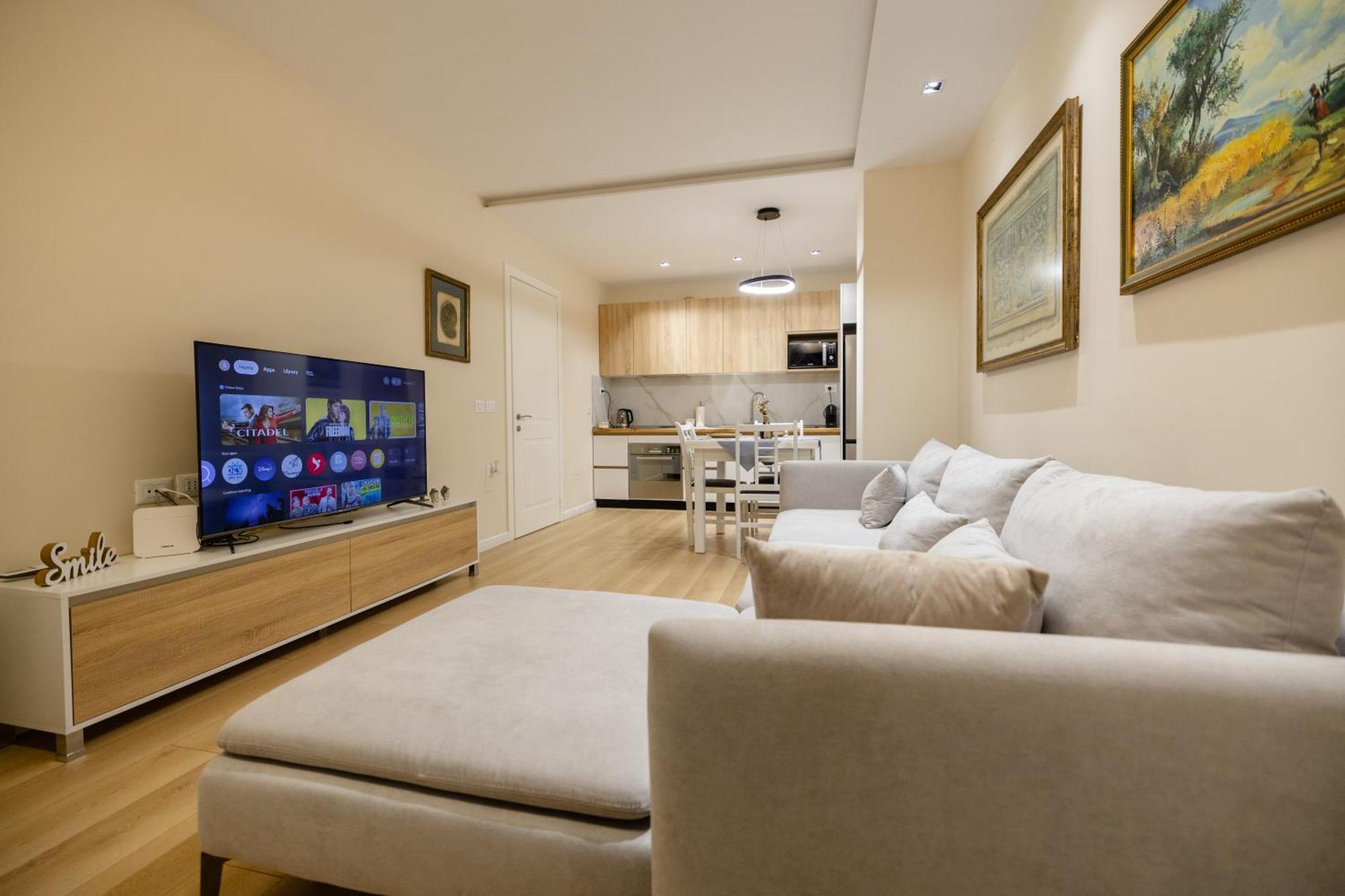 Luxury Center Observatori Apartment Тирана Екстериор снимка