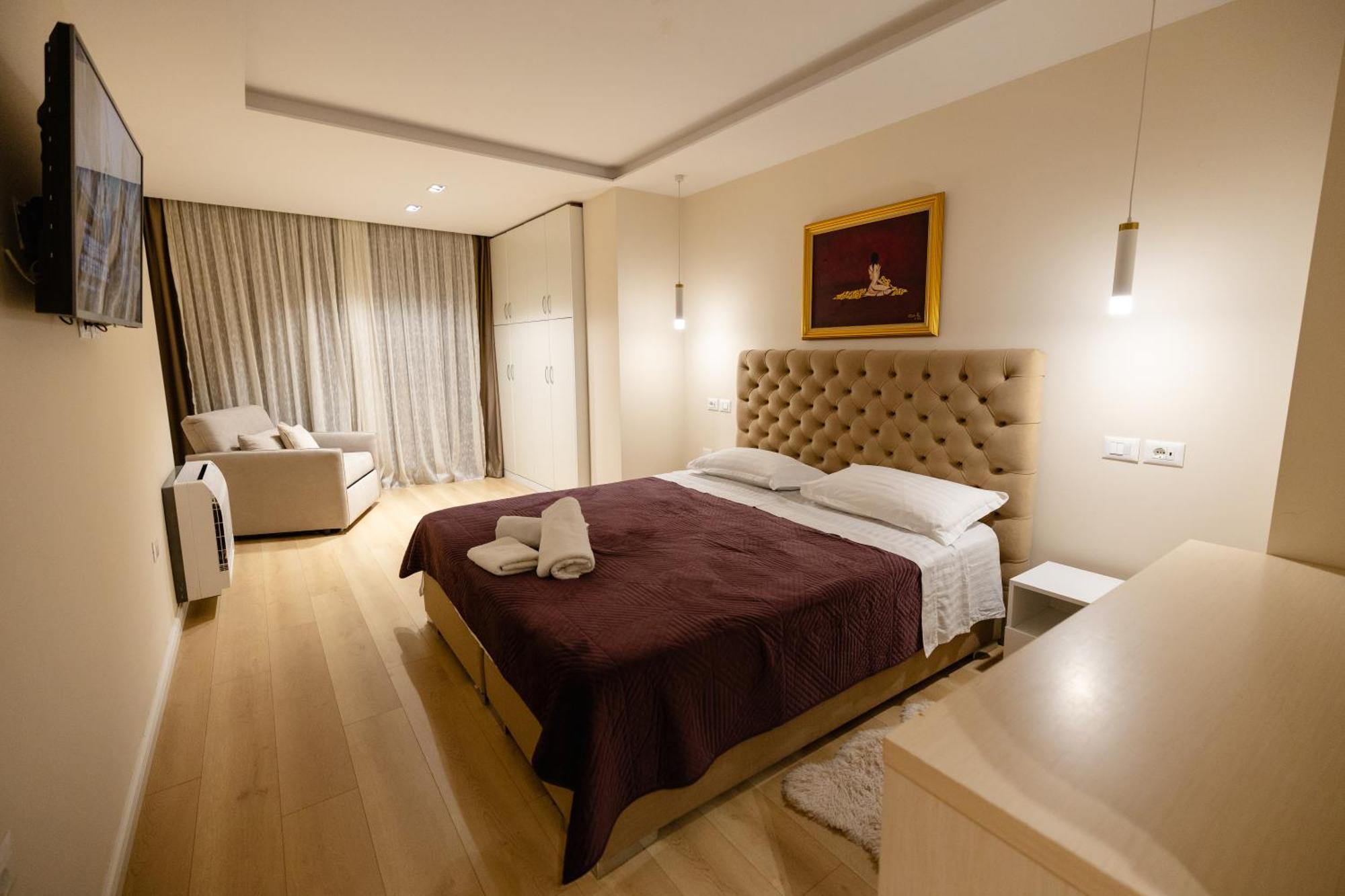 Luxury Center Observatori Apartment Тирана Екстериор снимка