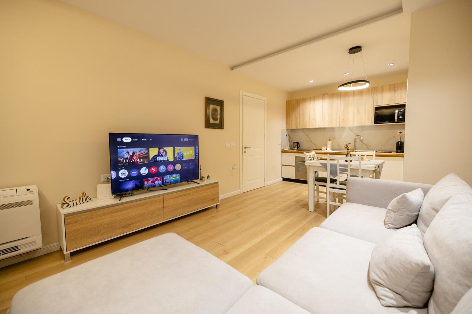 Luxury Center Observatori Apartment Тирана Екстериор снимка