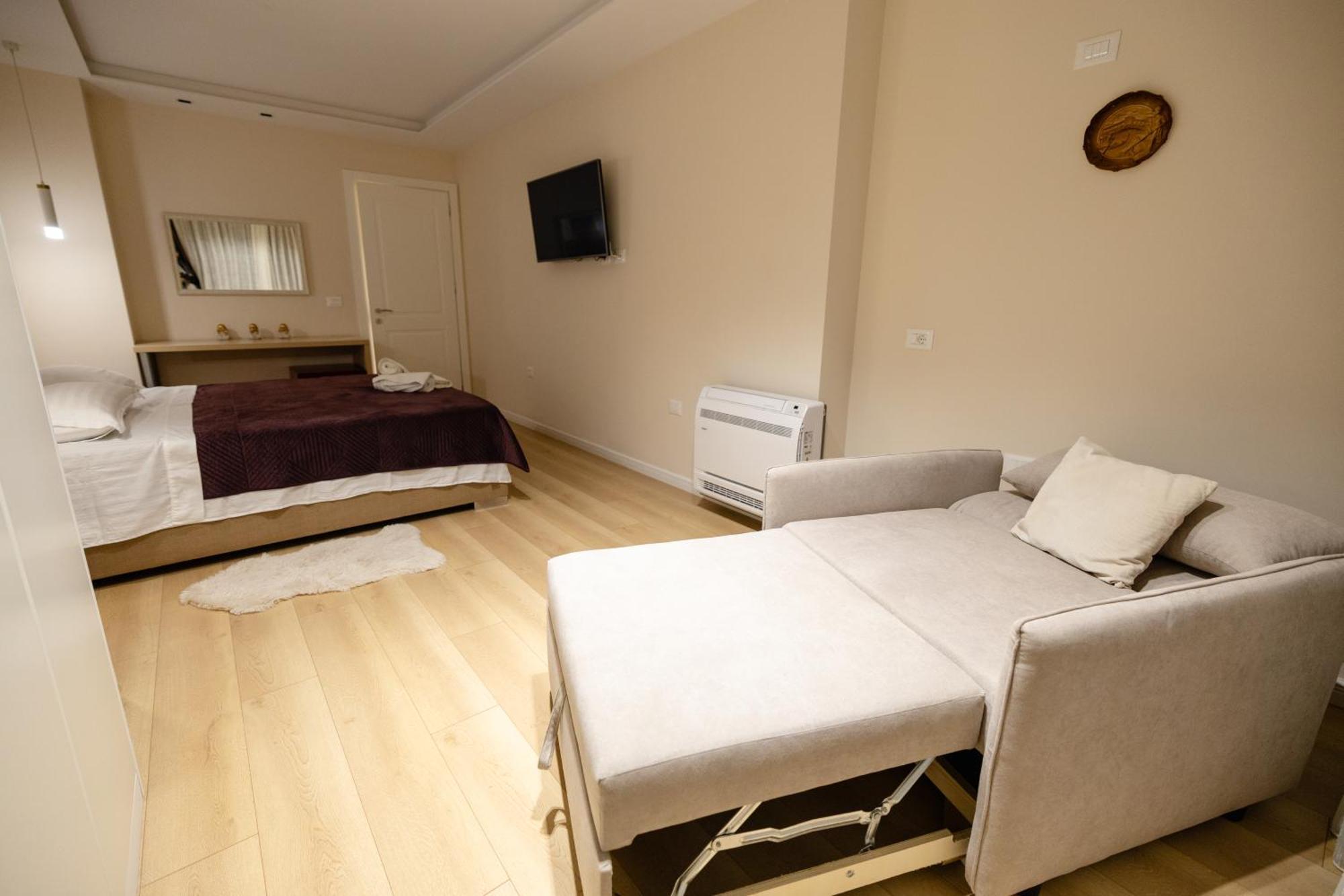 Luxury Center Observatori Apartment Тирана Екстериор снимка