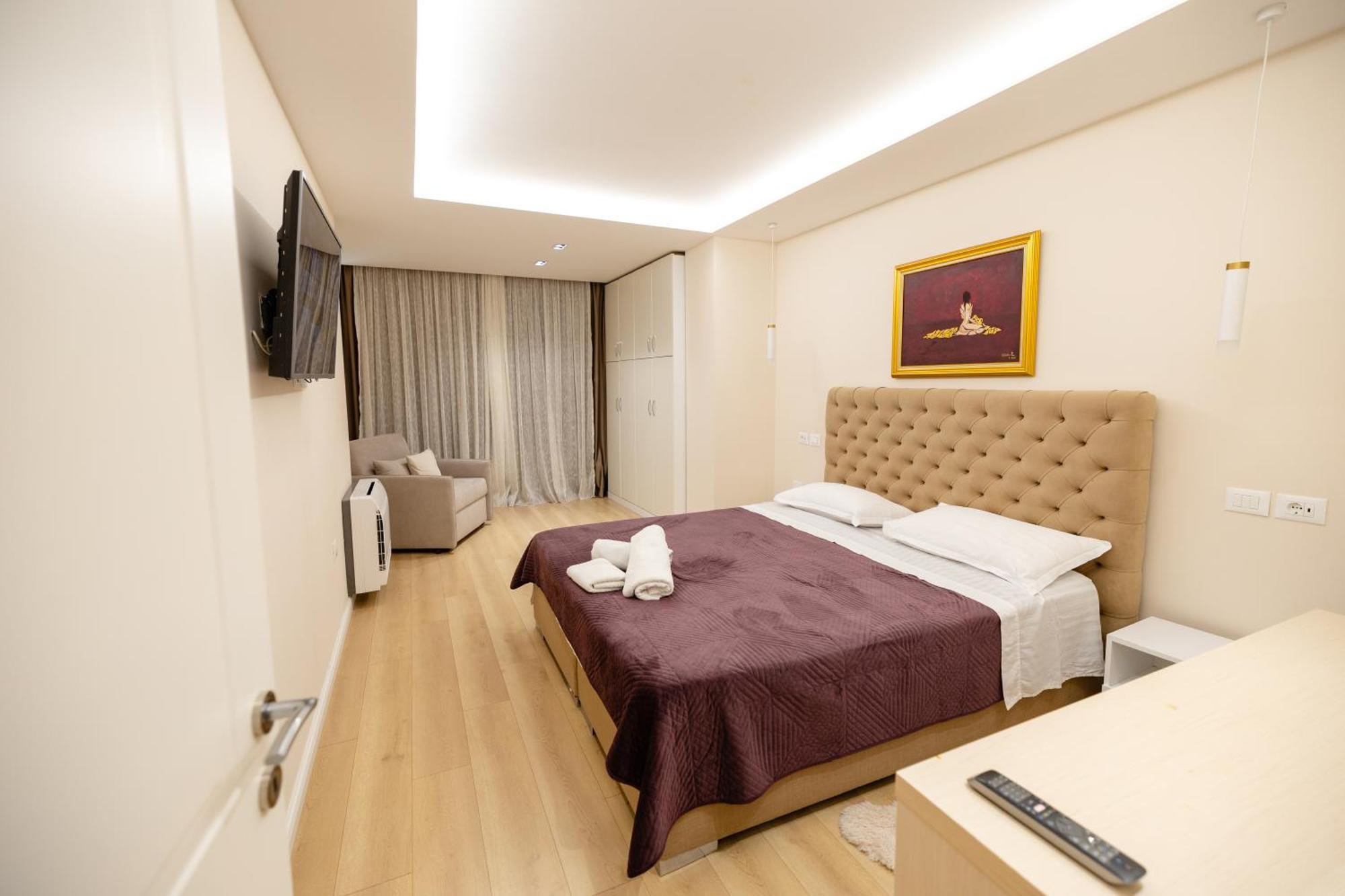 Luxury Center Observatori Apartment Тирана Екстериор снимка