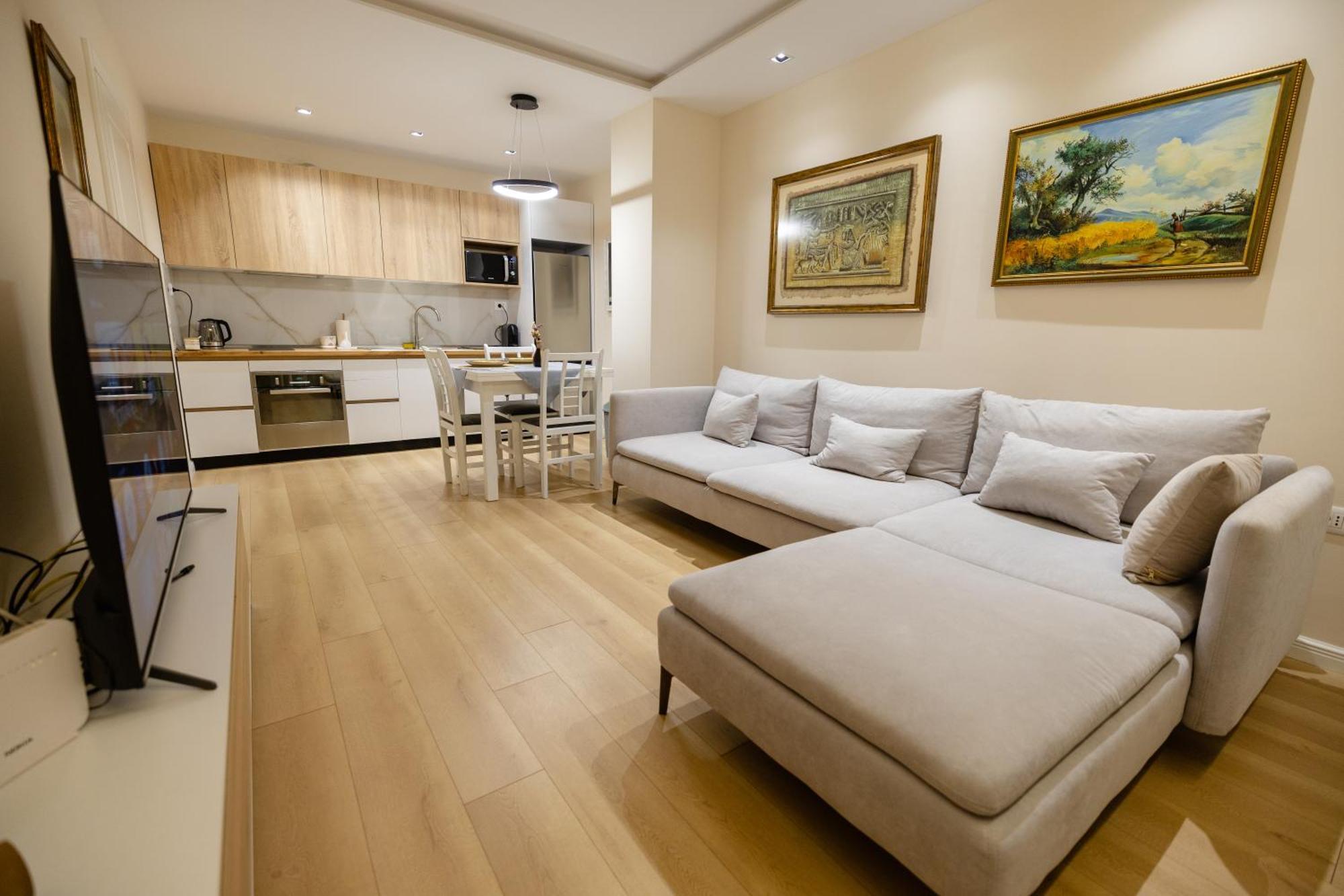 Luxury Center Observatori Apartment Тирана Екстериор снимка