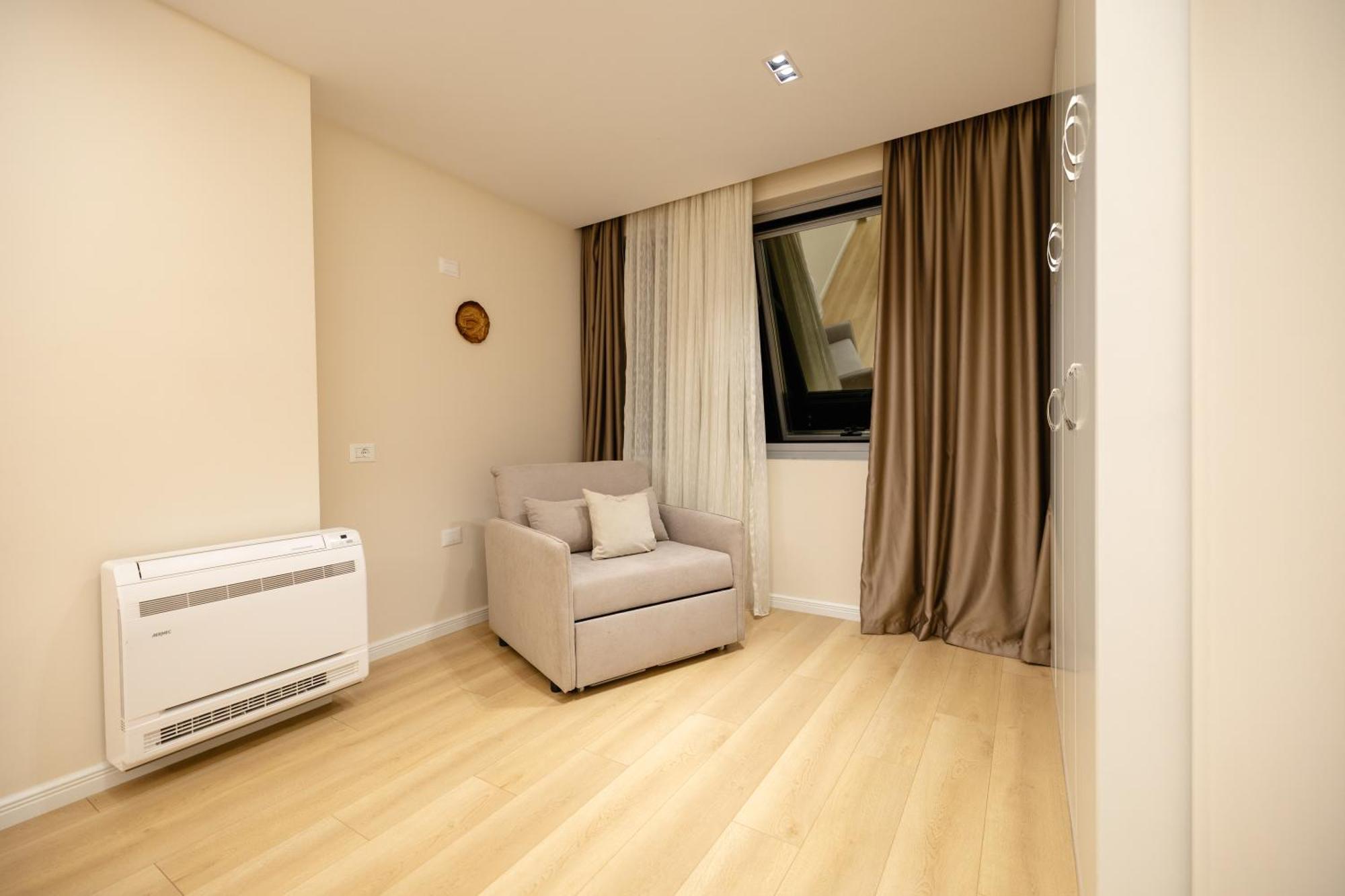 Luxury Center Observatori Apartment Тирана Екстериор снимка