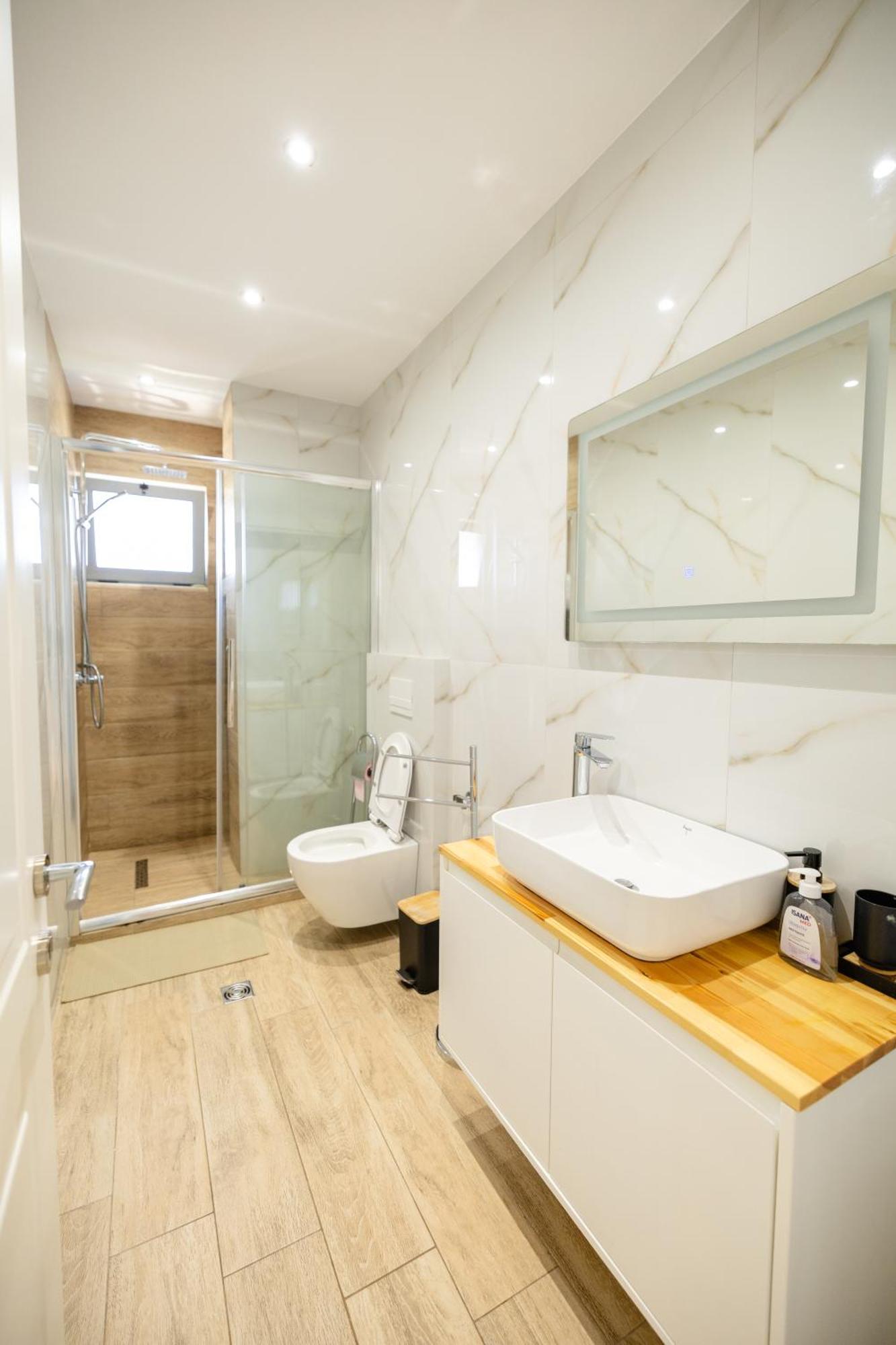 Luxury Center Observatori Apartment Тирана Екстериор снимка