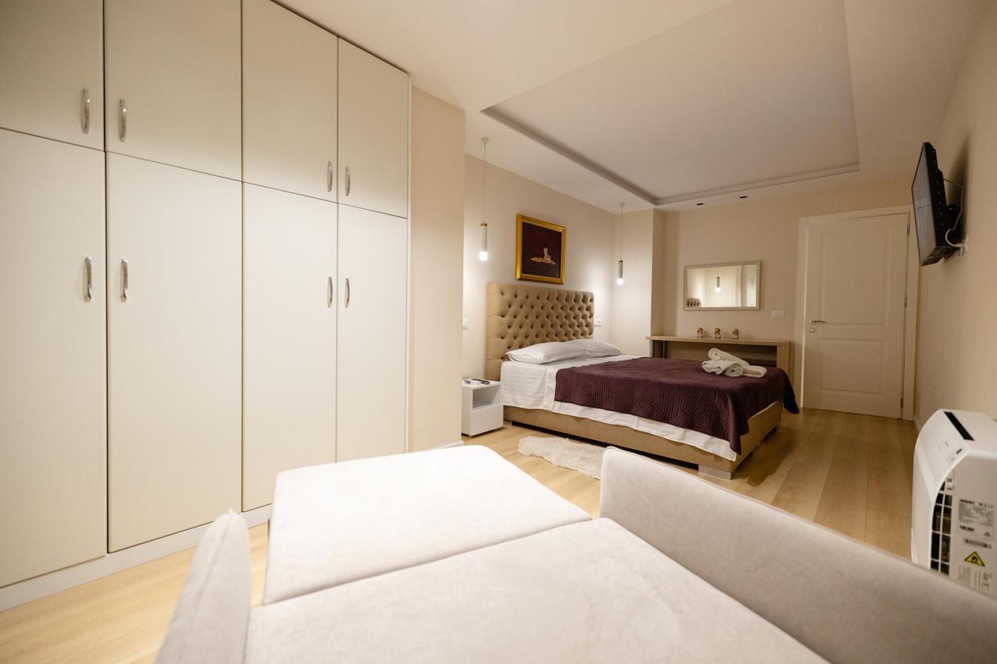 Luxury Center Observatori Apartment Тирана Екстериор снимка