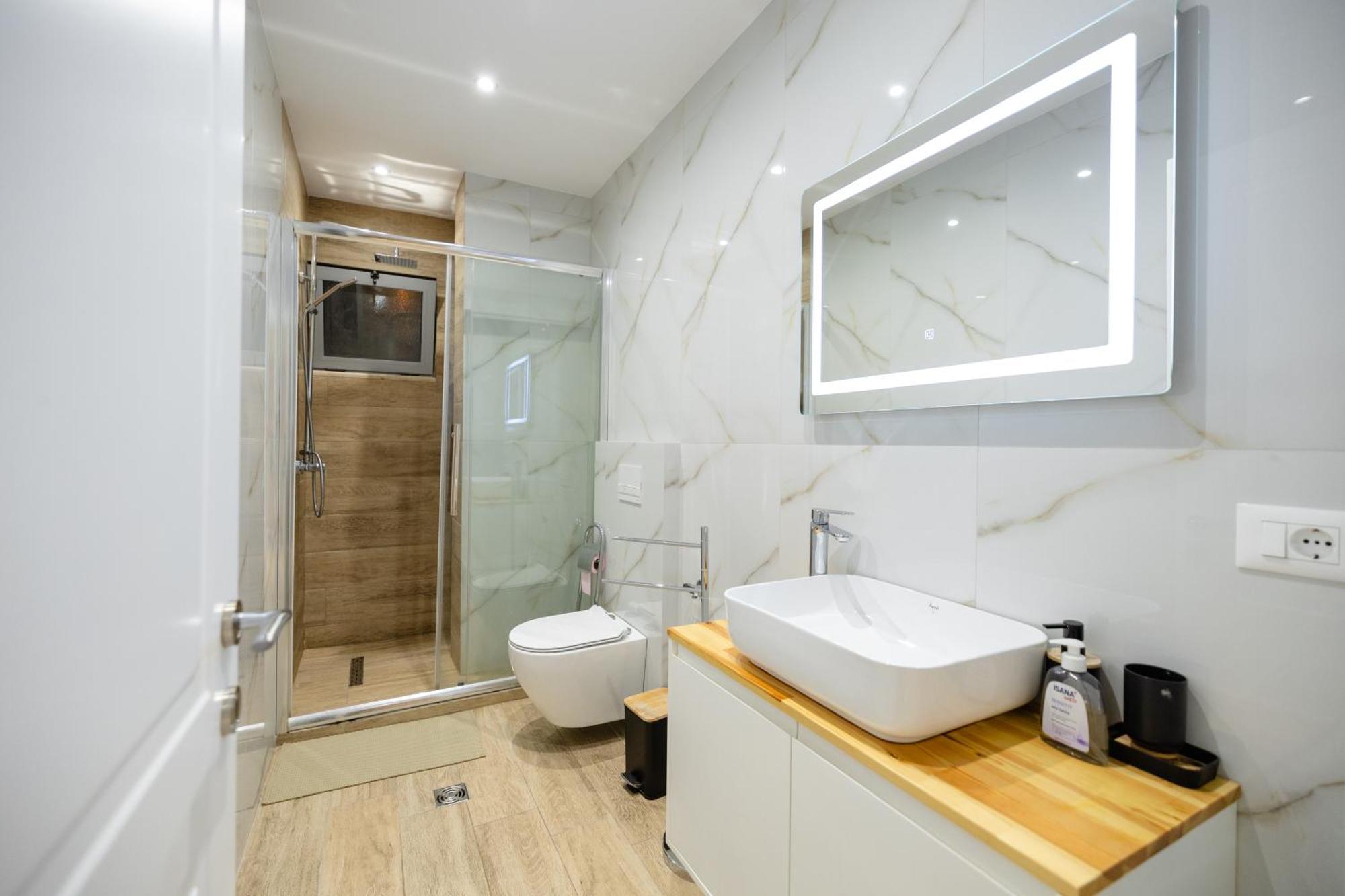 Luxury Center Observatori Apartment Тирана Екстериор снимка