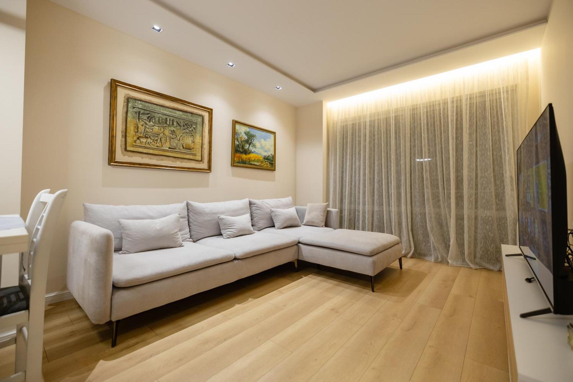 Luxury Center Observatori Apartment Тирана Екстериор снимка