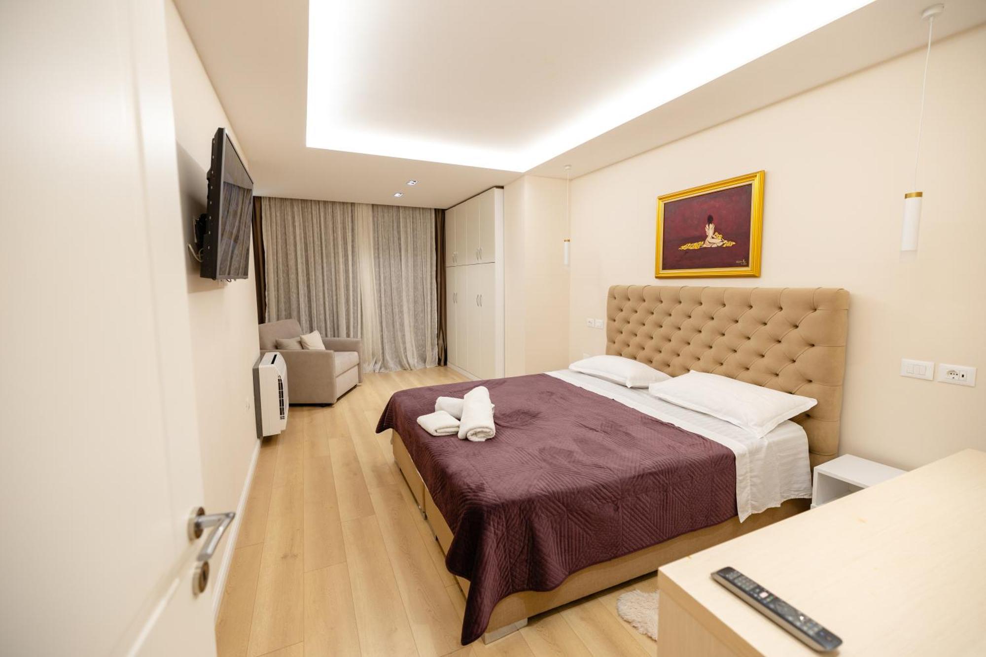 Luxury Center Observatori Apartment Тирана Екстериор снимка