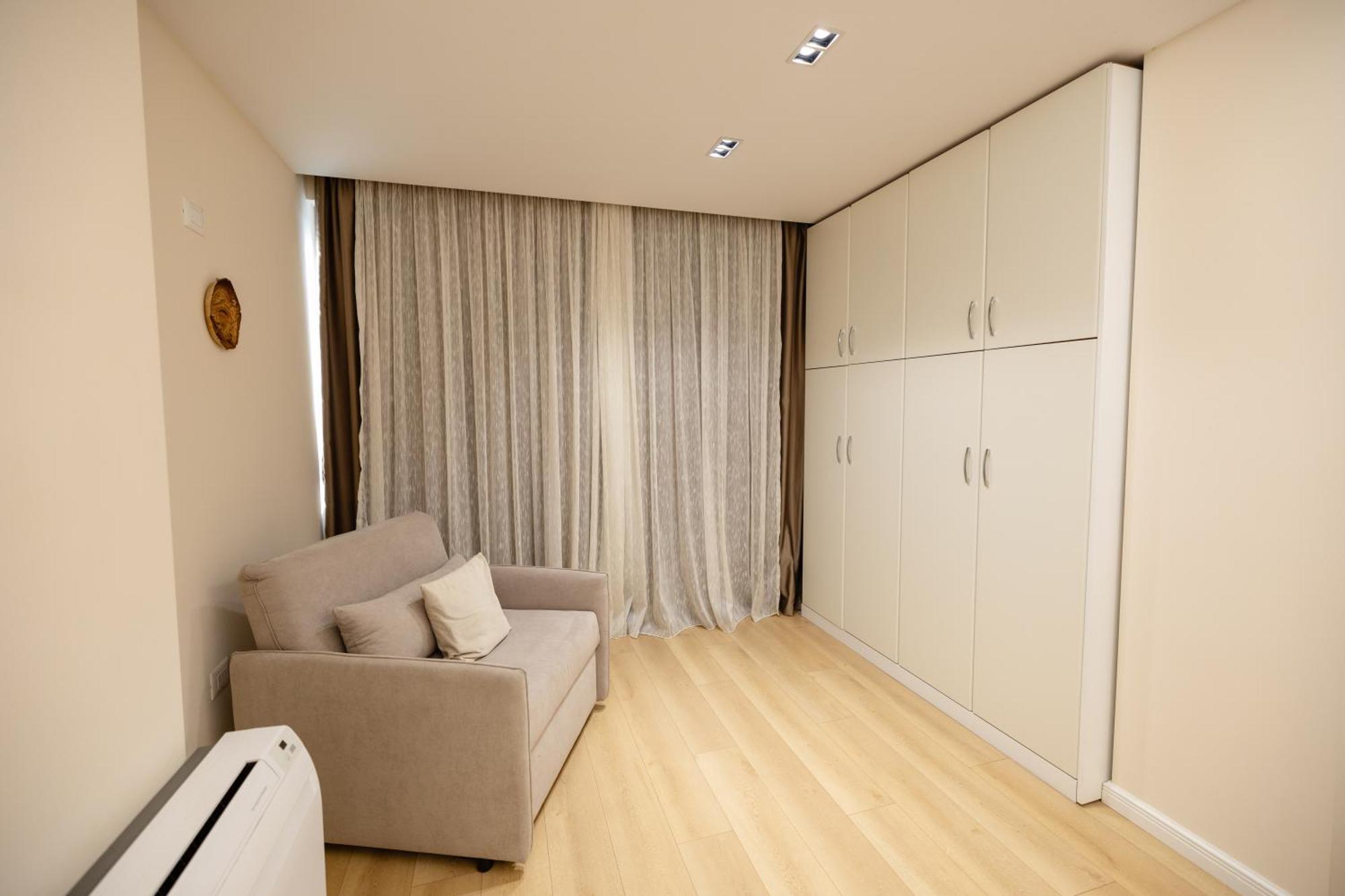 Luxury Center Observatori Apartment Тирана Екстериор снимка