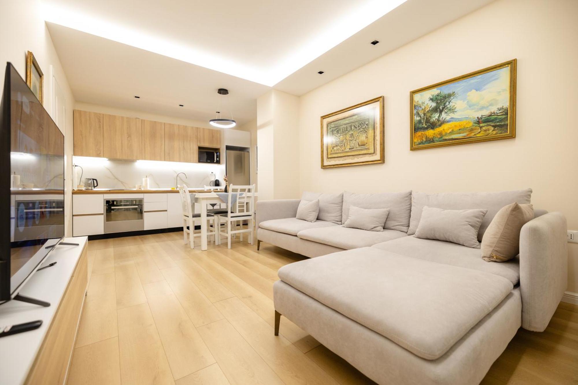 Luxury Center Observatori Apartment Тирана Екстериор снимка