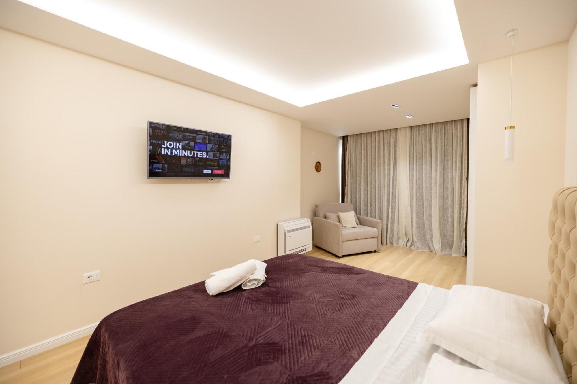 Luxury Center Observatori Apartment Тирана Екстериор снимка