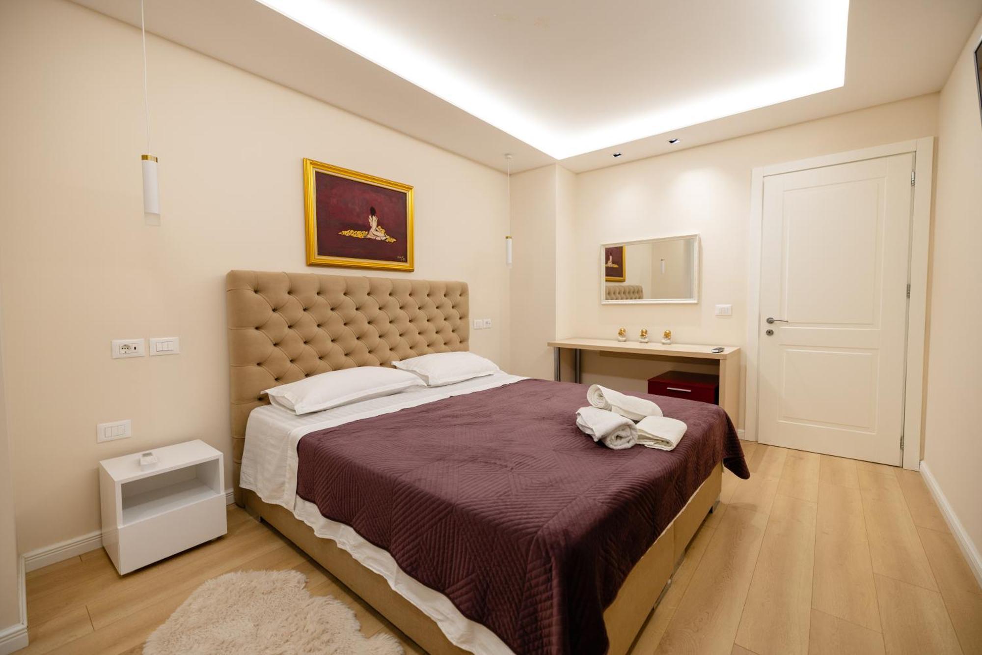 Luxury Center Observatori Apartment Тирана Екстериор снимка