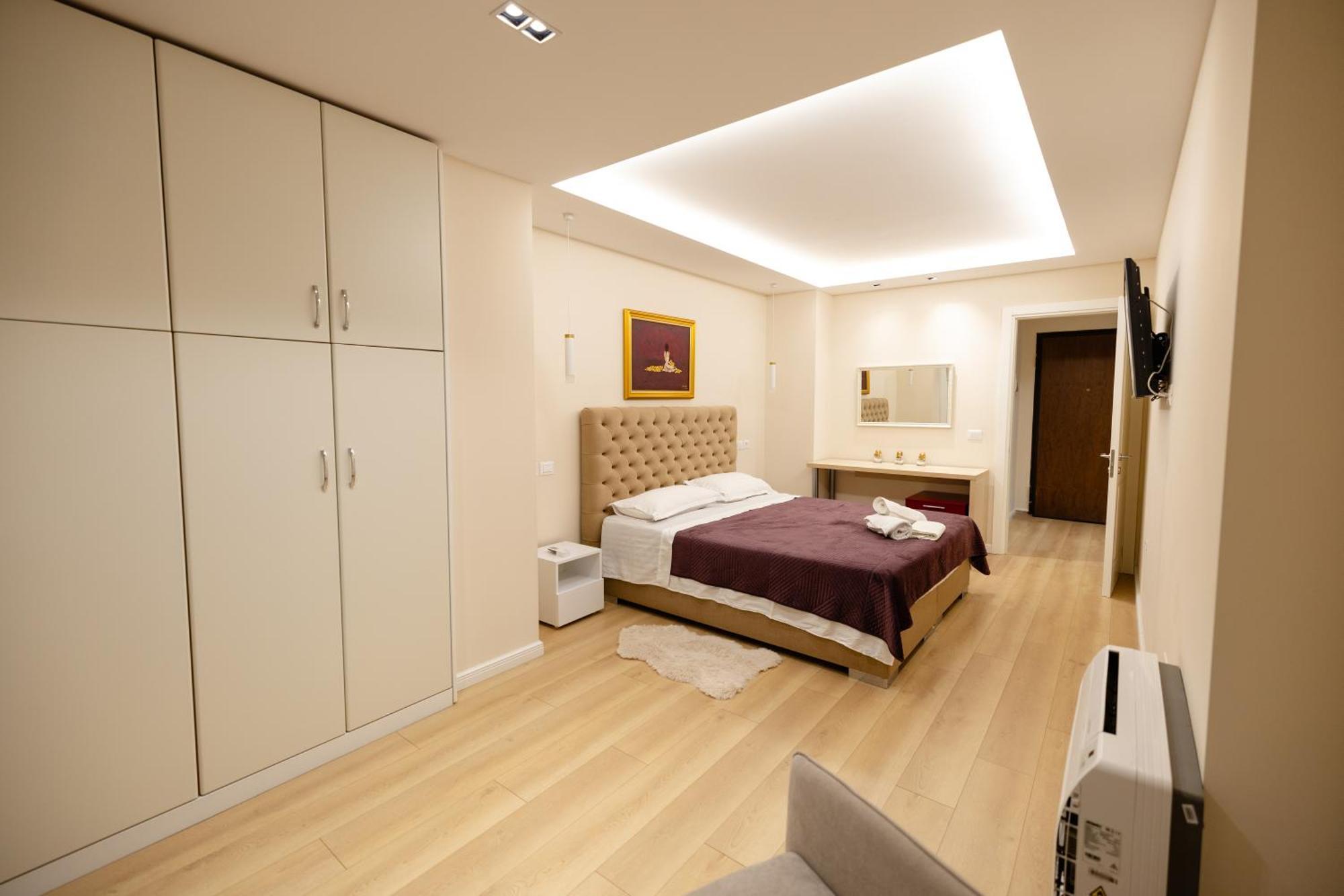 Luxury Center Observatori Apartment Тирана Екстериор снимка