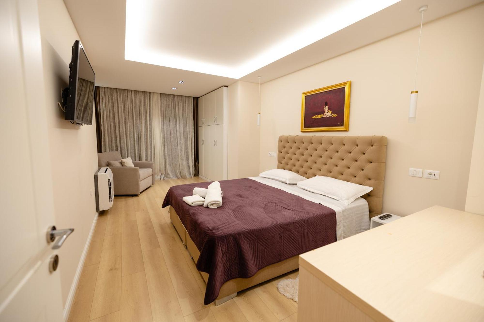 Luxury Center Observatori Apartment Тирана Екстериор снимка