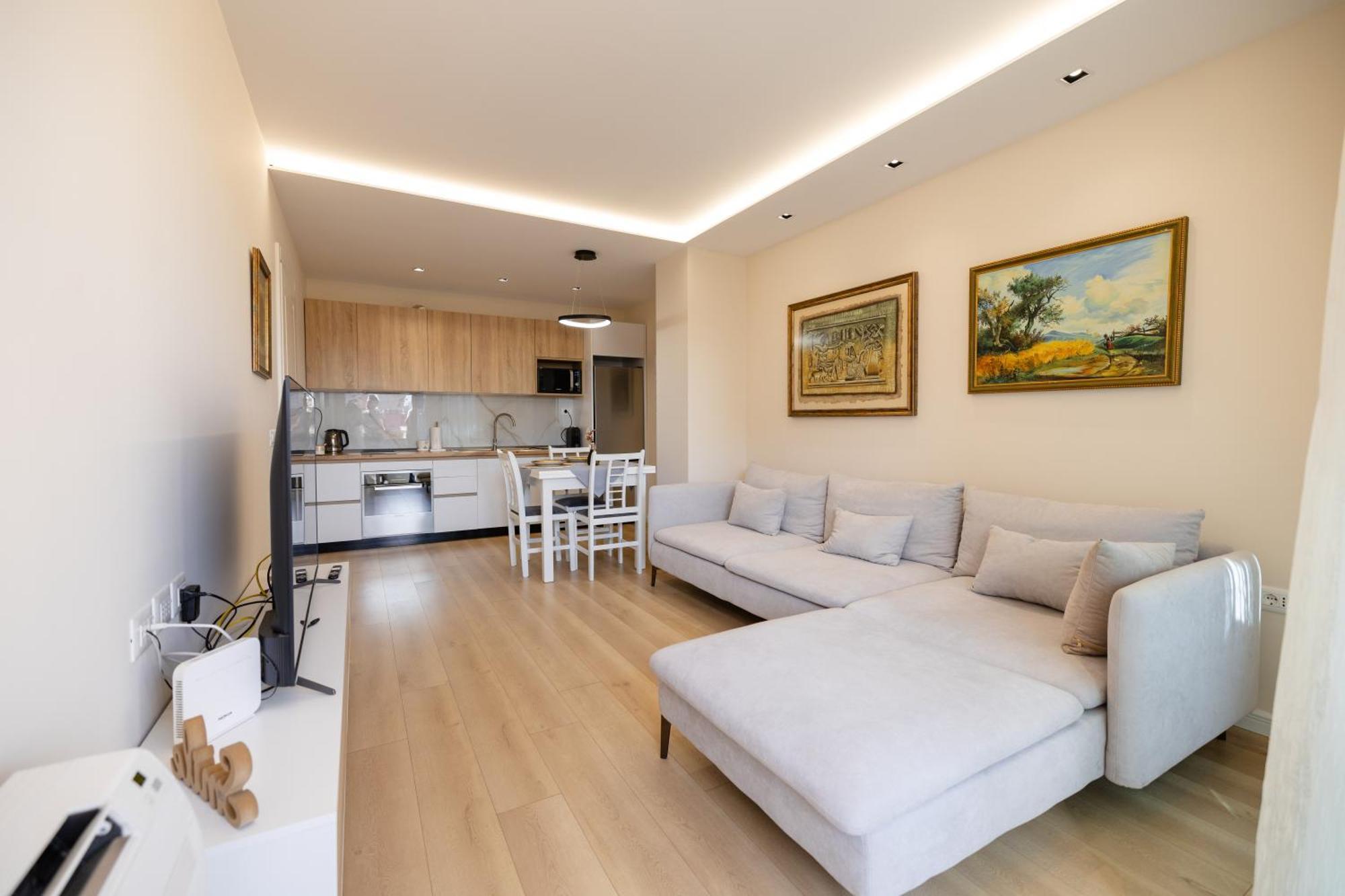 Luxury Center Observatori Apartment Тирана Екстериор снимка