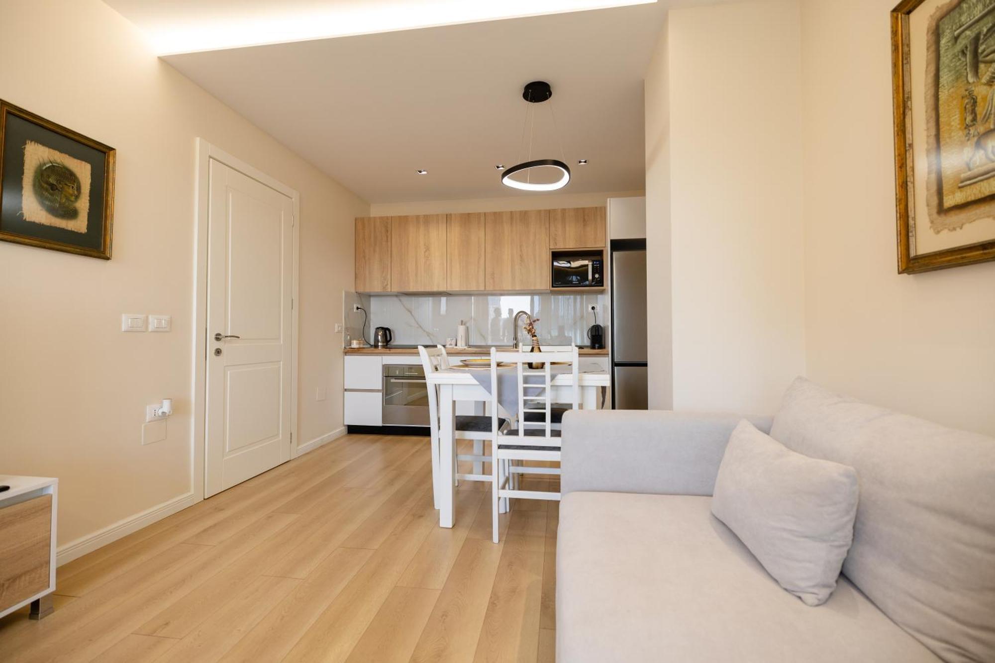 Luxury Center Observatori Apartment Тирана Екстериор снимка