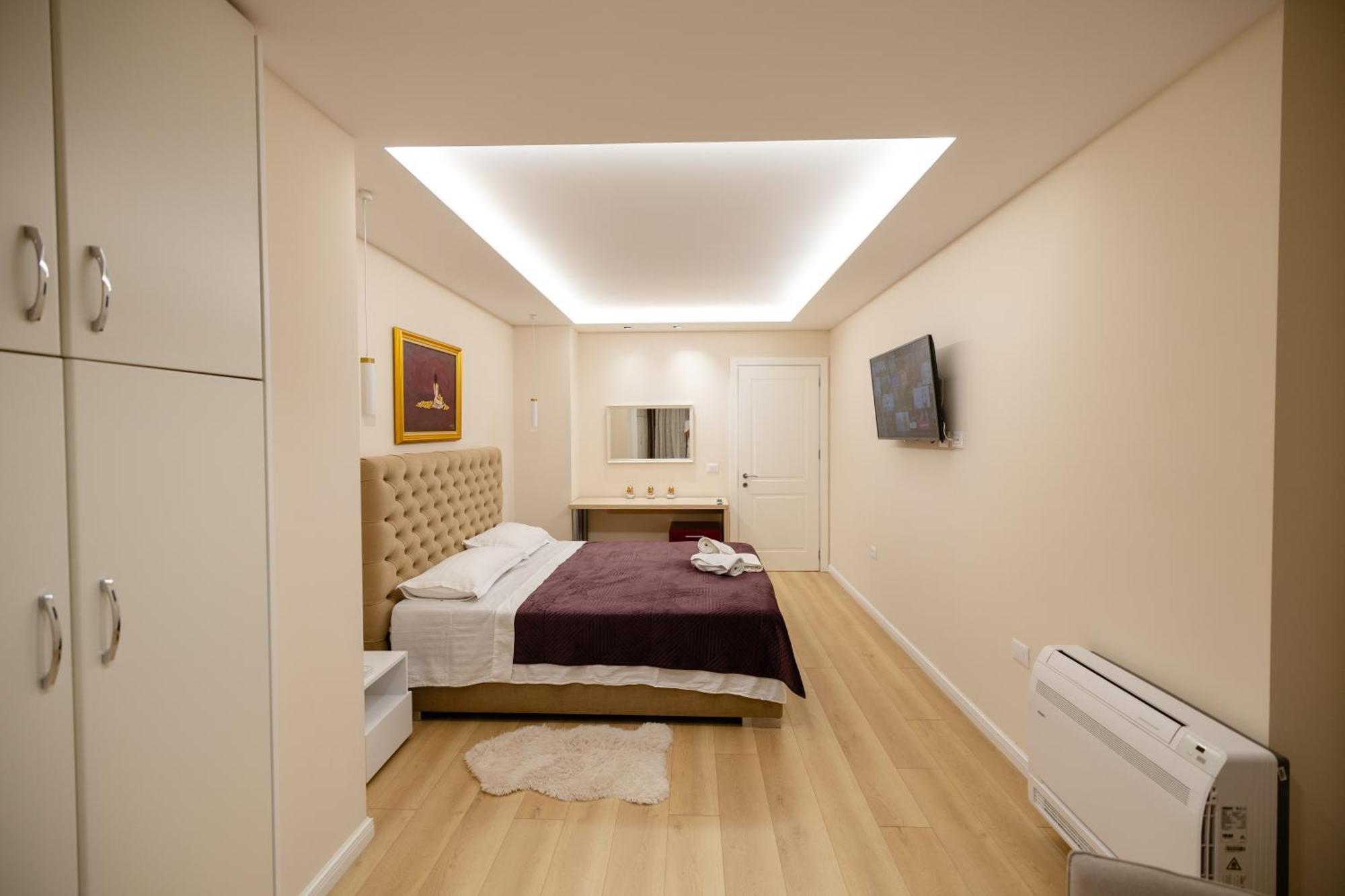 Luxury Center Observatori Apartment Тирана Екстериор снимка