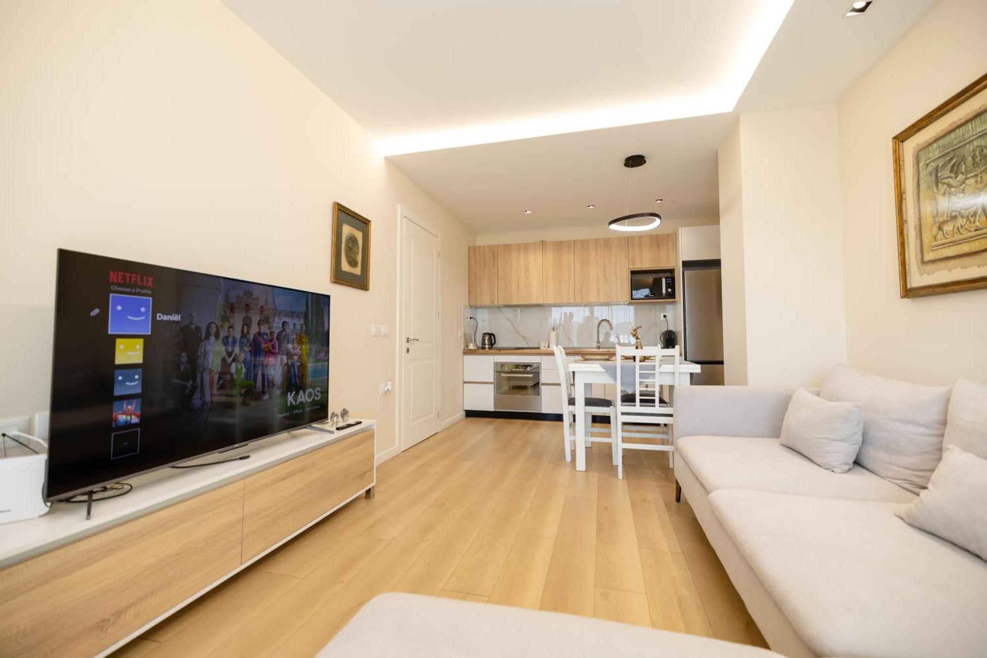 Luxury Center Observatori Apartment Тирана Екстериор снимка