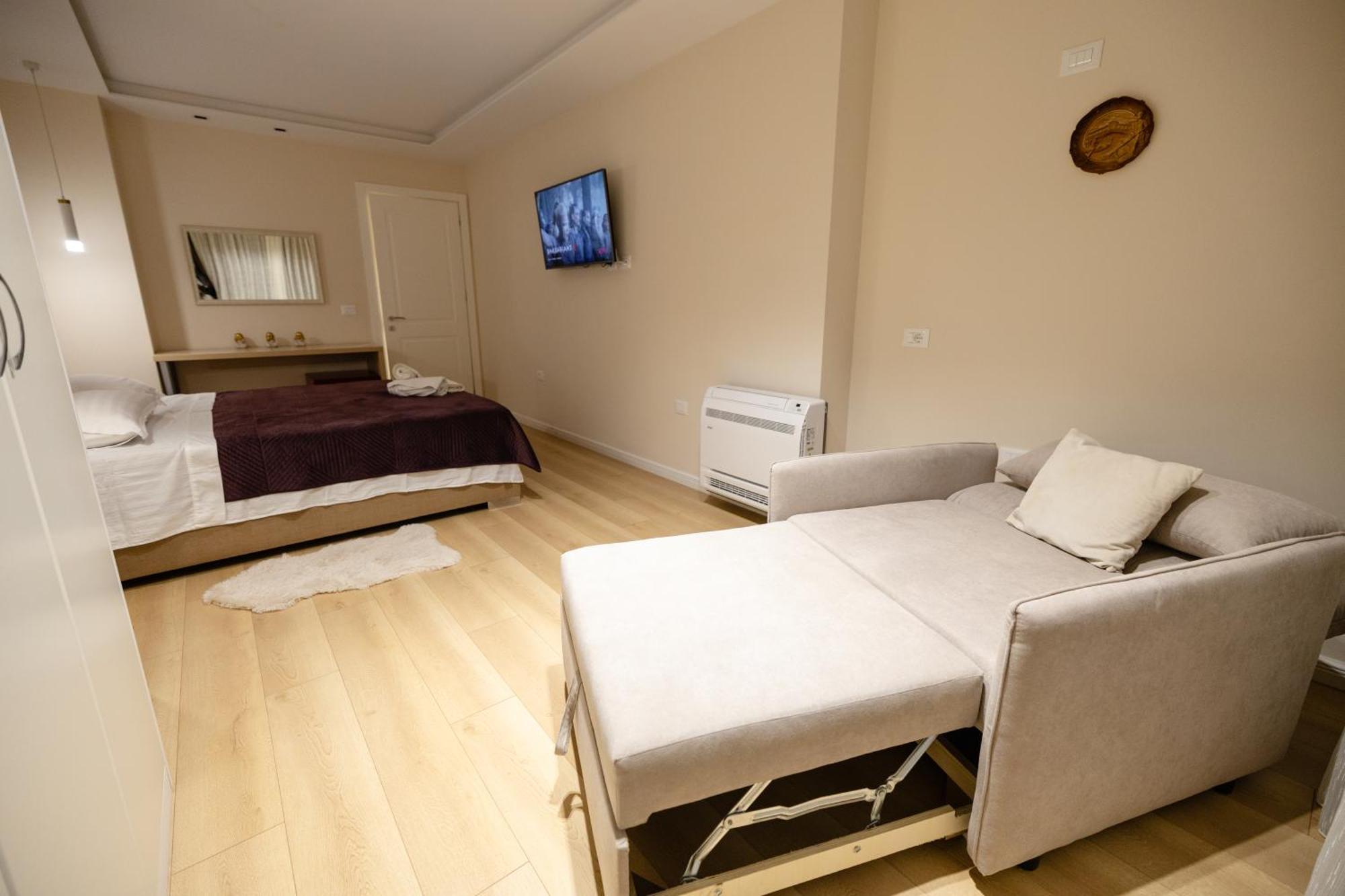Luxury Center Observatori Apartment Тирана Екстериор снимка